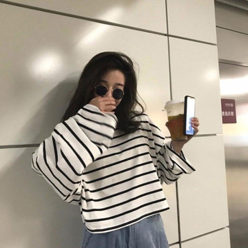 تي شيرت أساسي طويل الأكمام مخطط بالأبيض والأسود للطالب، تي شيرت مخطط للنساء، أسلوب كوري جديد، رقبة دائرية فضفاضة، متعدد الاستخدامات.